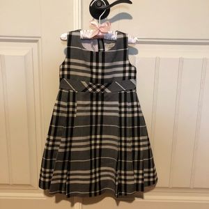 💯 Authentic Burberry Girls Dress size 3 Plaid